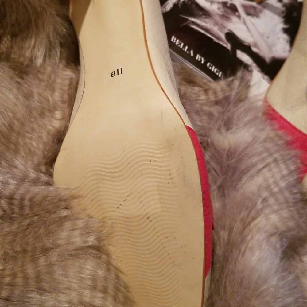 Shoes - Picture 6 of 7